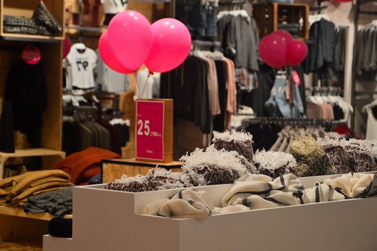 Shana Shop Opening